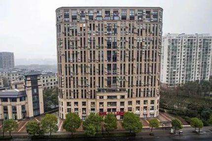 密密麻麻的空調外機,顛覆了大家的想象